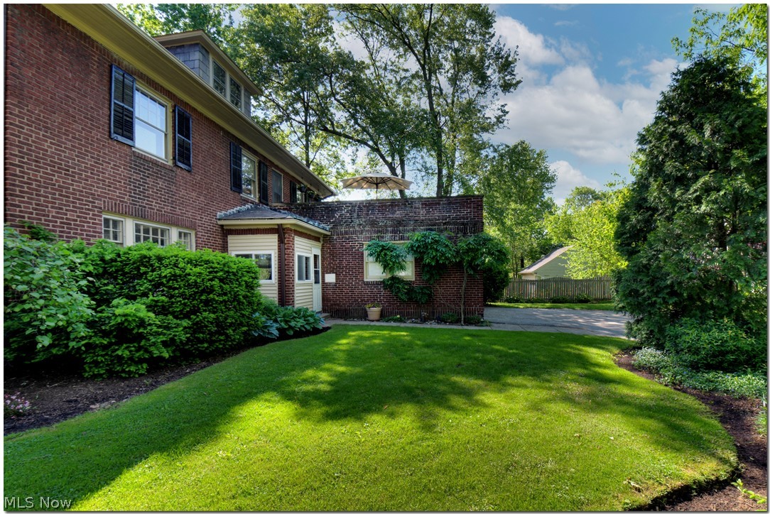 3004 Woodbury Road Cleveland, OH 44120 - Photo 33 of 35