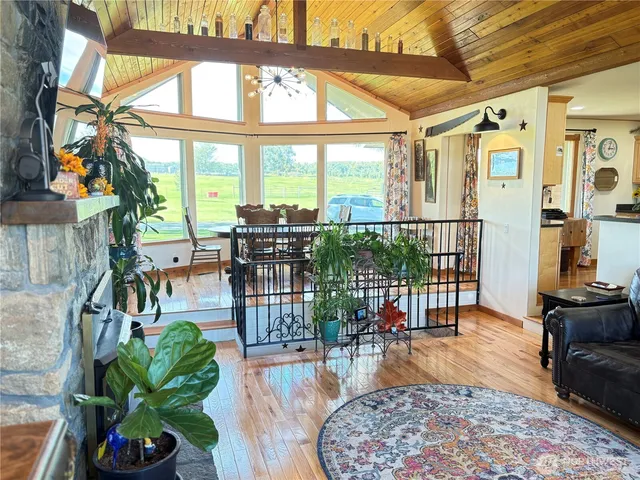 a living room filled with furniture