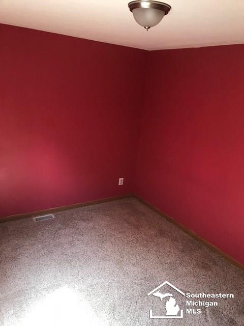 28126 Arsenal Road Flat Rock, MI 48134 - Photo 10 of 30 31377955-9.JPG
