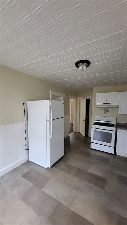 238 Hildreth Street, Unit 238 Lowell, MA 01850 - Photo 3 of 16 a view of a livingroom with furniture