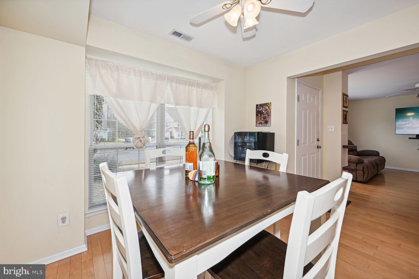 114 Cinnamon Road Thorofare, NJ 08086 - Photo 14 of 30 Eat-in Kitchen