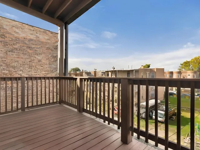 $319,900 | 4520 South King Drive, Unit 4B, Chicago, IL 60653