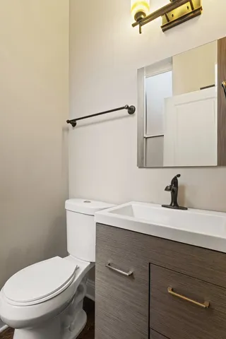 $319,900 | 4520 South King Drive, Unit 4B, Chicago, IL 60653