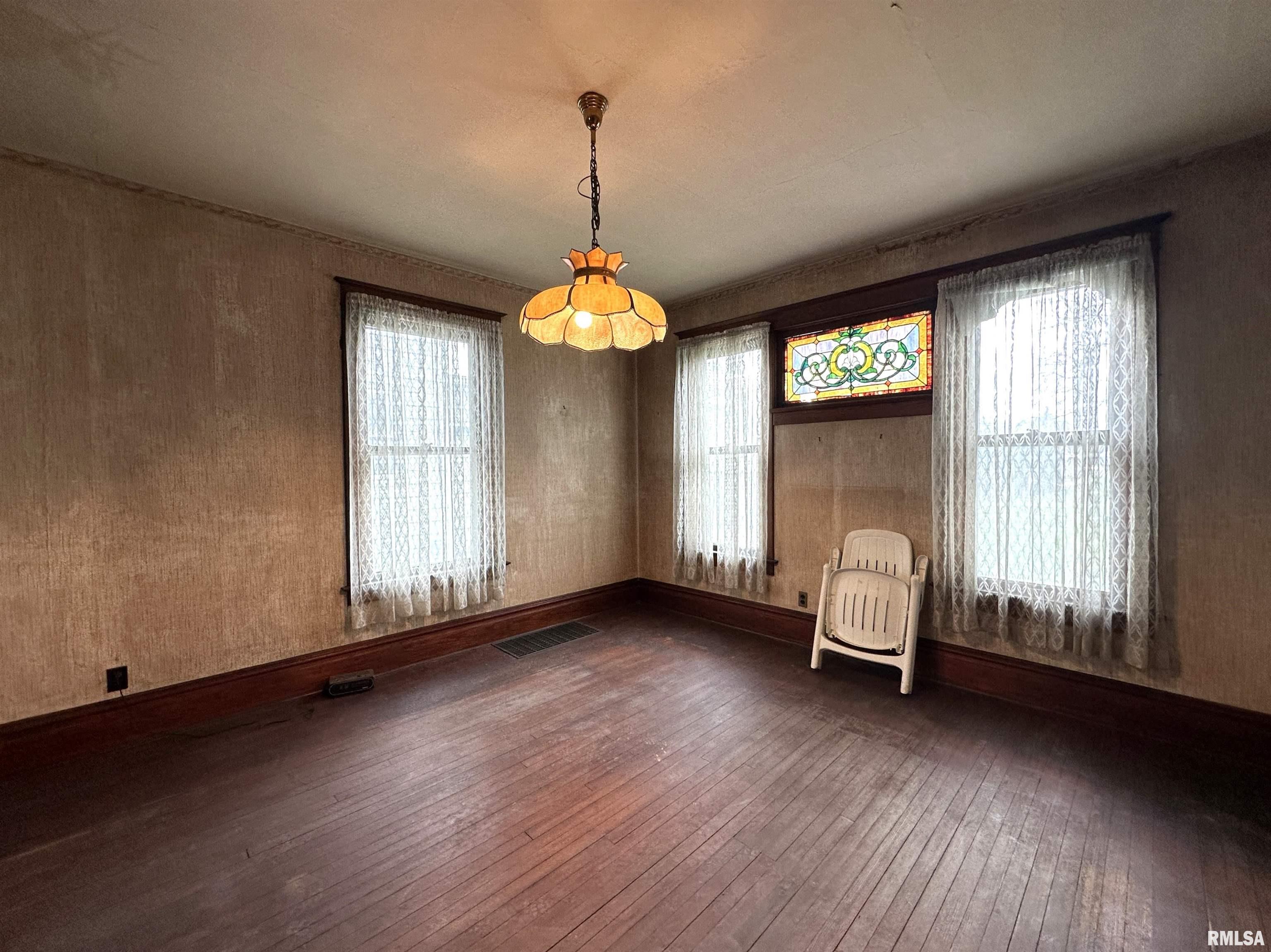 144 Sumner Street Galesburg, IL 61401 - Photo 17 of 58