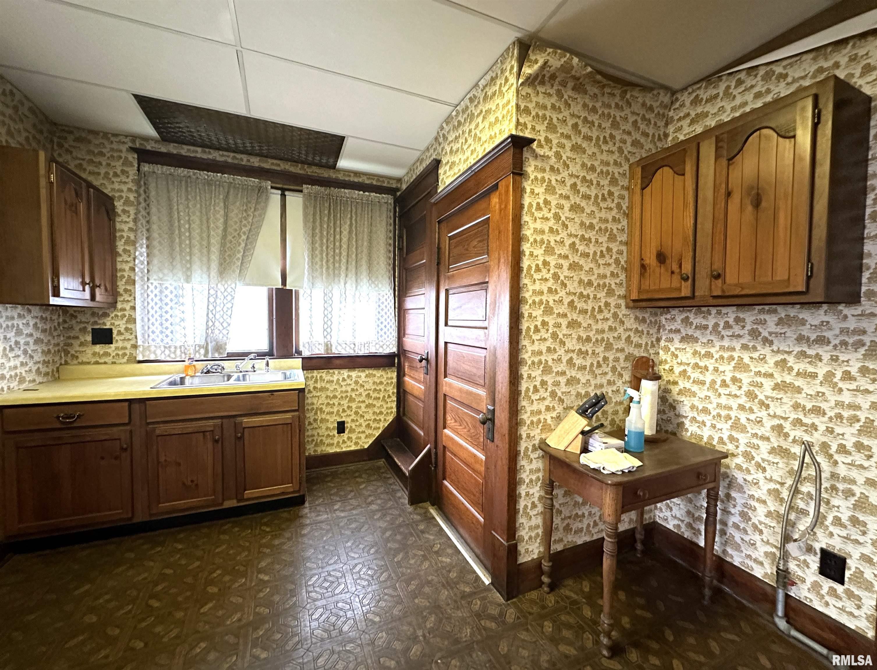 144 Sumner Street Galesburg, IL 61401 - Photo 22 of 58