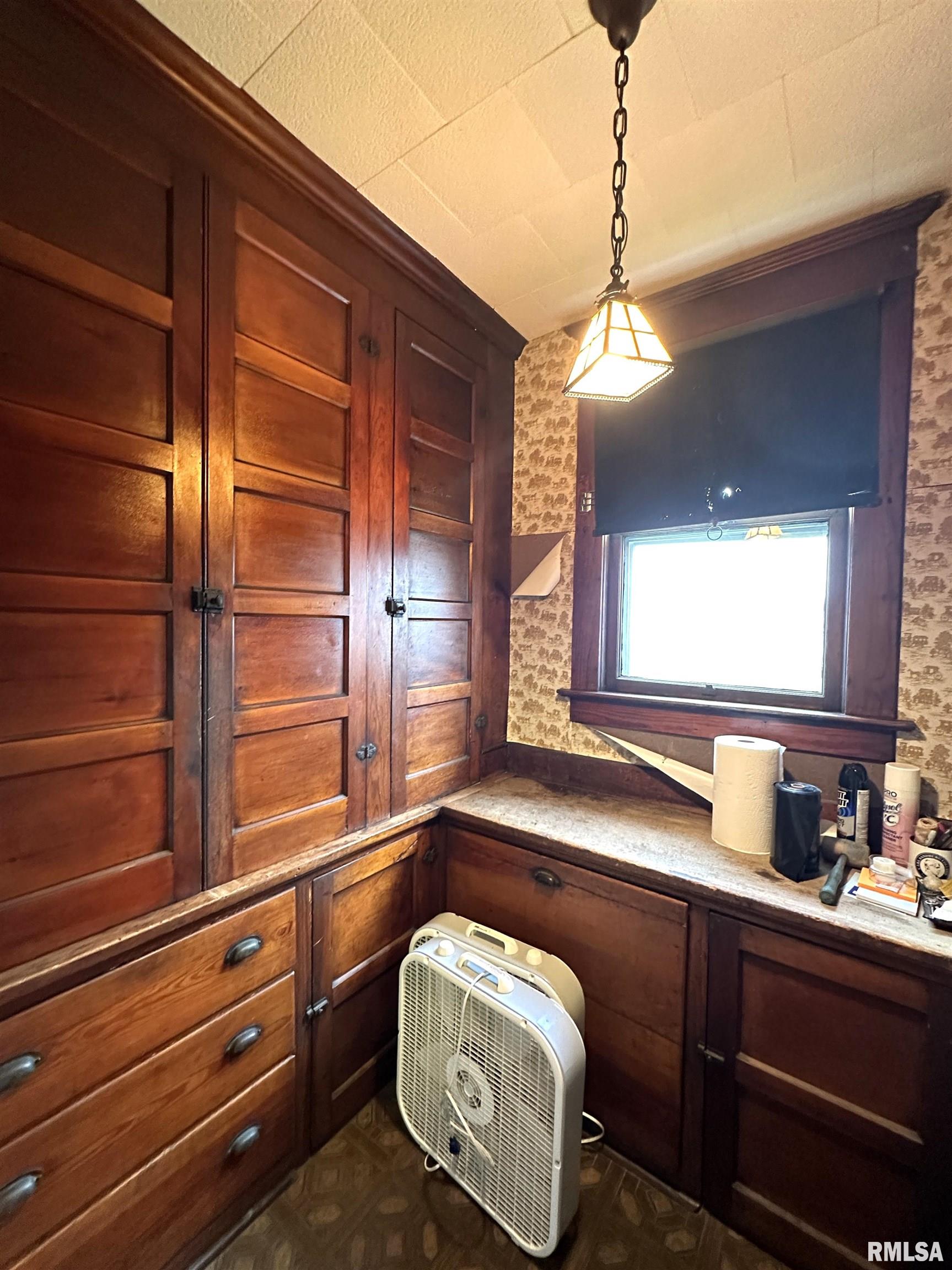 144 Sumner Street Galesburg, IL 61401 - Photo 27 of 58