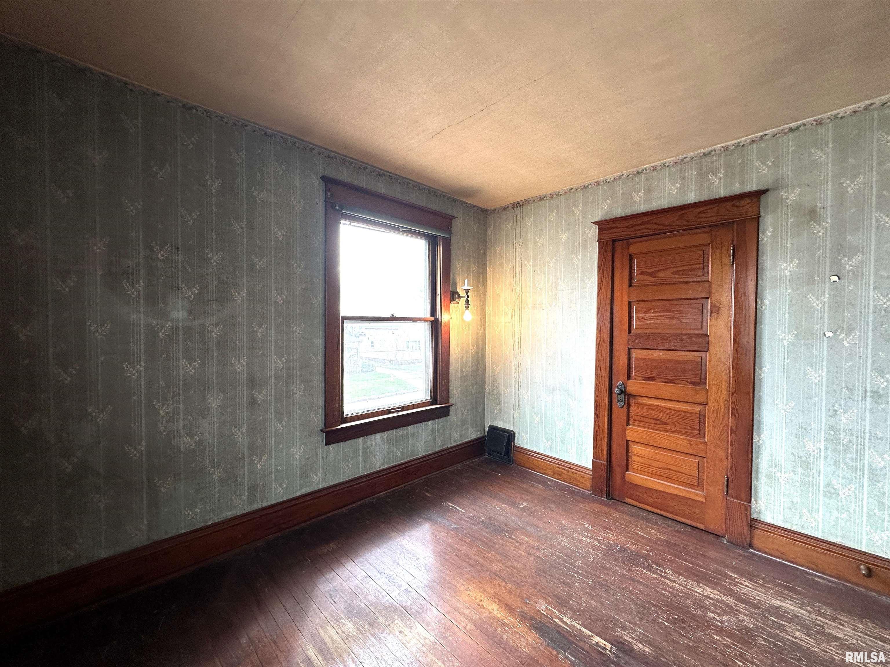 144 Sumner Street Galesburg, IL 61401 - Photo 39 of 58