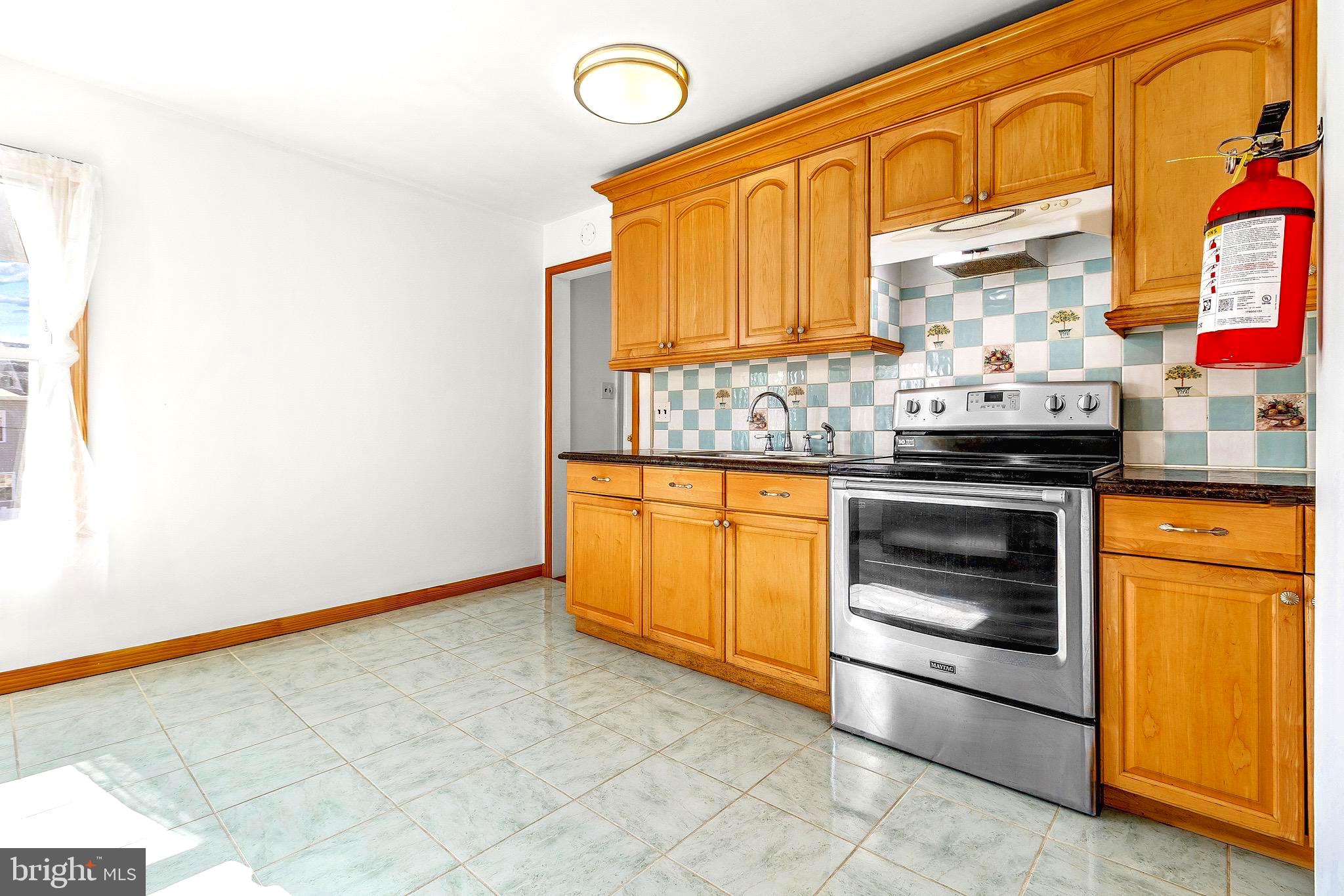 117 South Pavilion Avenue Riverside, NJ 08075 - Photo 9 of 38 Main Level: Kitchen.