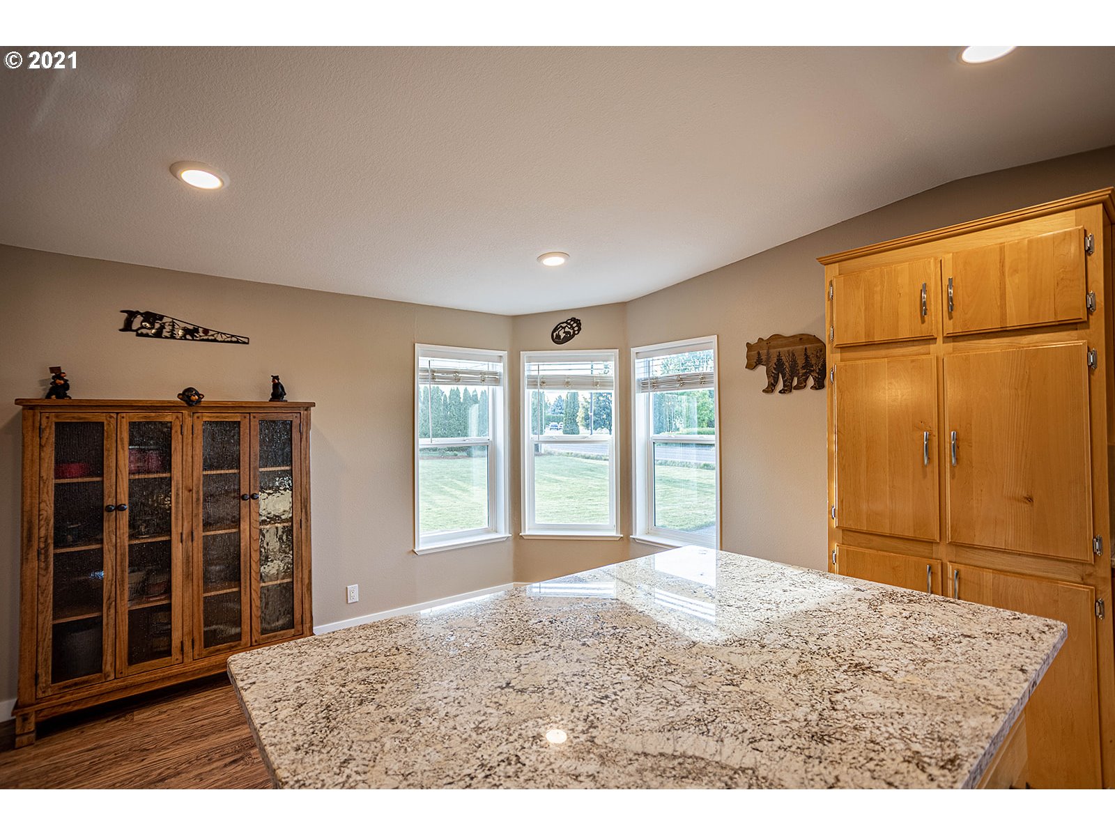 1511 Tucker Road Hood River, OR 97031 - Photo 5 of 32