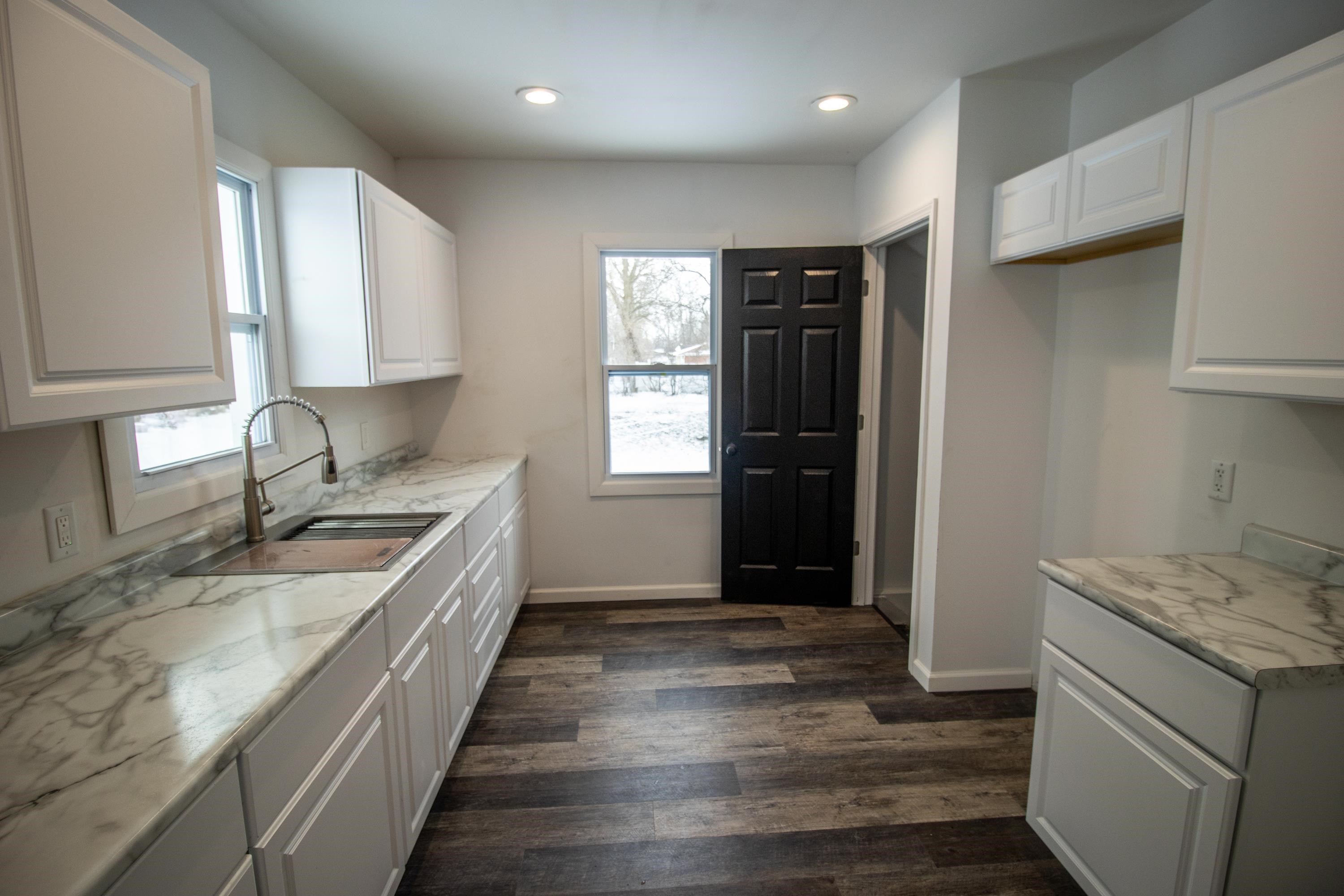 1393 West Stanley Road Mount Morris, MI 48458 - Photo 6 of 23 50196683-b4cbb9ca-8739-491c-a471-9d30d1dc491c.JPG