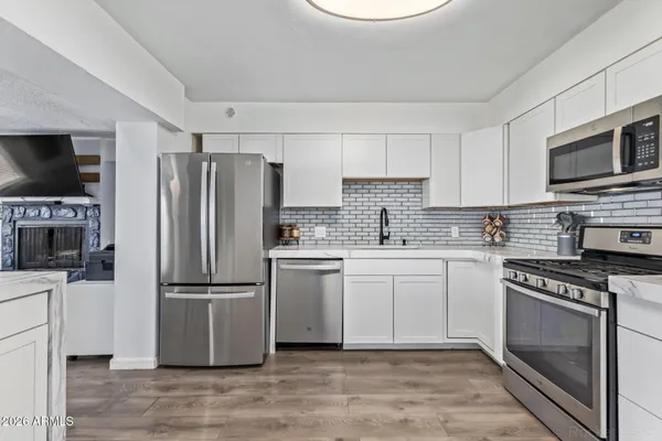 $392,430 | 2940 West Las Palmaritas Drive, Phoenix, AZ 85051