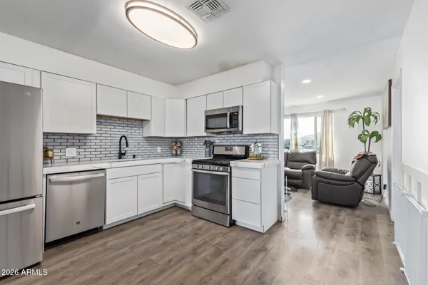 $392,430 | 2940 West Las Palmaritas Drive, Phoenix, AZ 85051