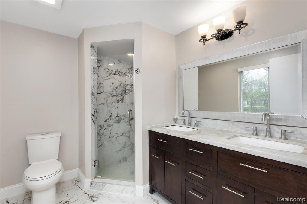 2505 Rambling Way Bloomfield Hills, MI 48302 - Photo 18 of 21