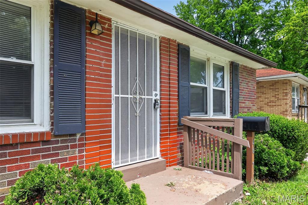 4607 Seattle Street St. Louis, MO 63121 - Photo 8 of 33