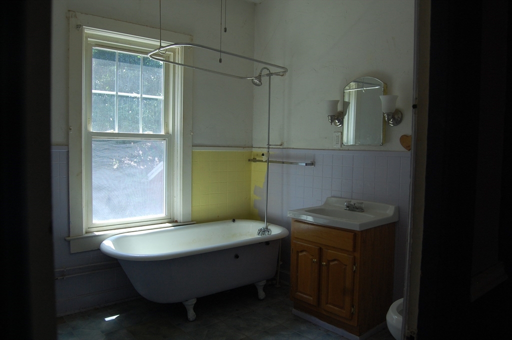 10 Aldrich Street Webster, MA 01570 - Photo 10 of 17