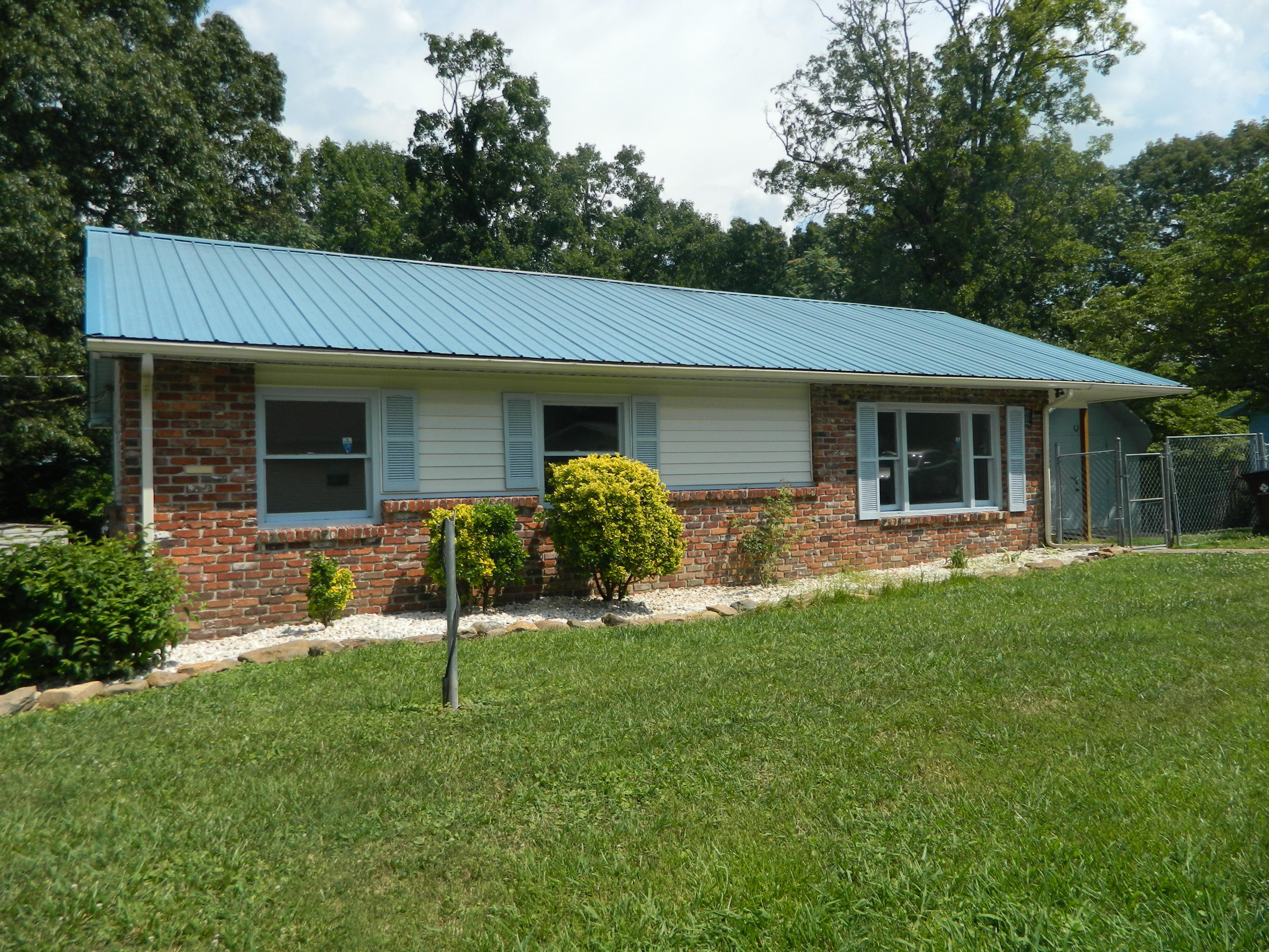 203 Jonathan Place Oak Ridge, TN 37830 - Photo 1 of 20 DSCN3316