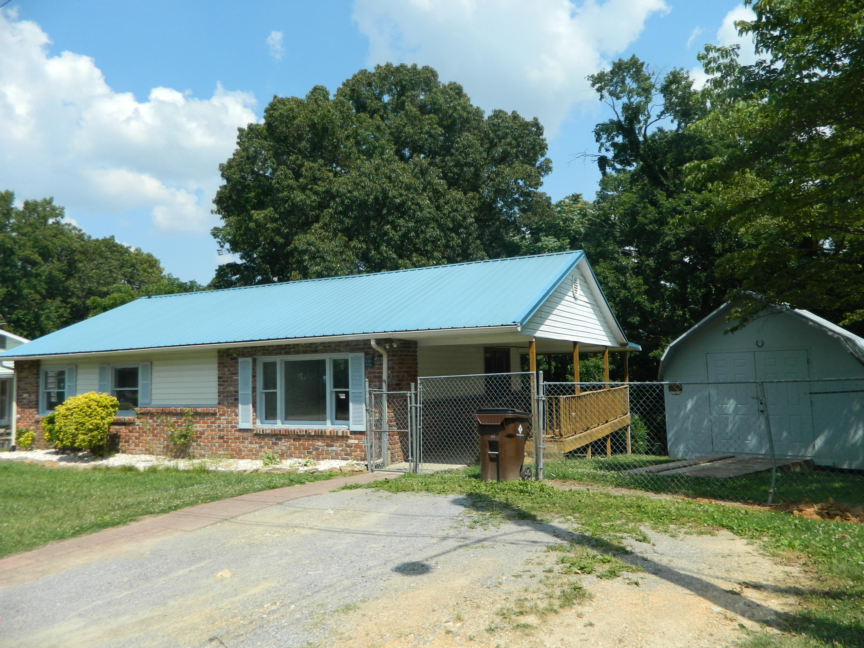 203 Jonathan Place Oak Ridge, TN 37830 - Photo 2 of 20 DSCN3315