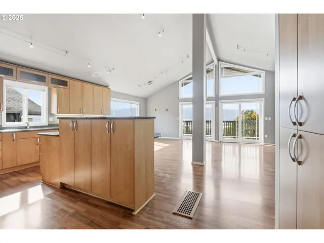 $625,000 | 5239 North Emerson Drive, Portland, OR 97217