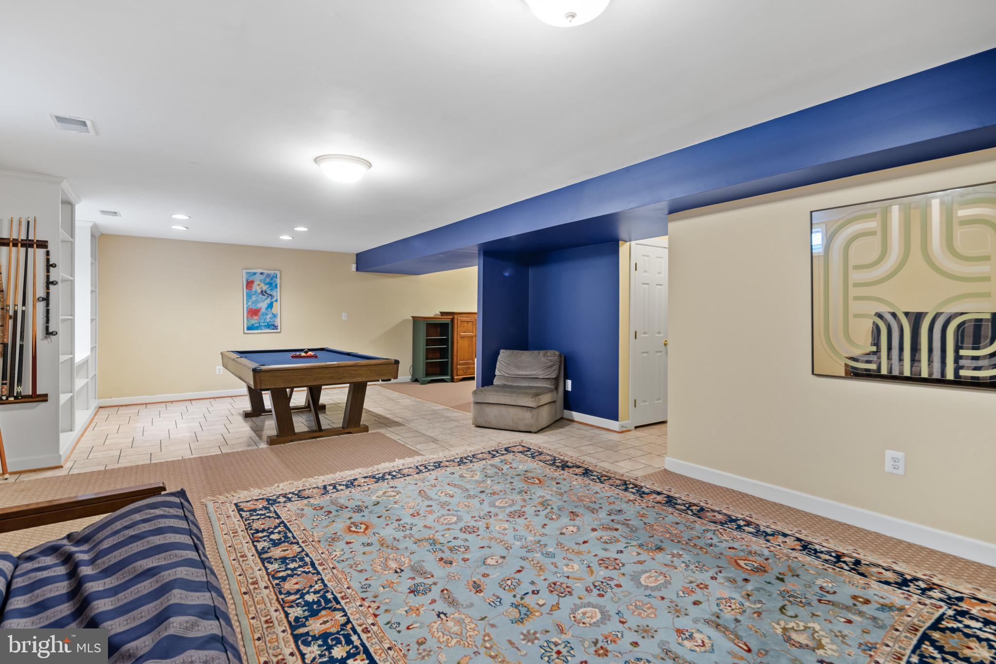 91 Colony Crossing Edgewater, MD 21037 - Photo 29 of 38 a living room with furniture