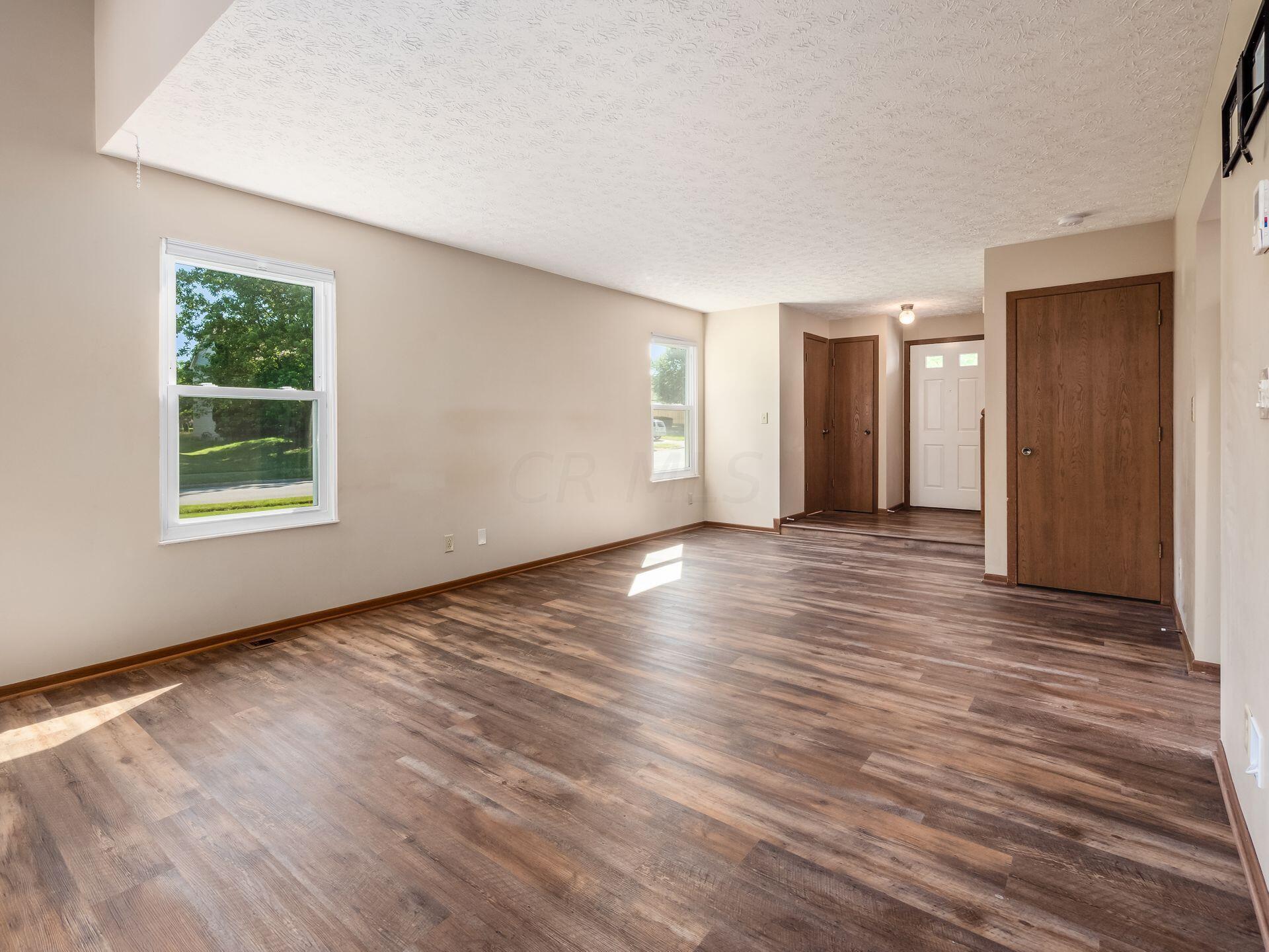 14 Ridgedale Court Powell, OH 43065 - Photo 11 of 42 Living/Family Room