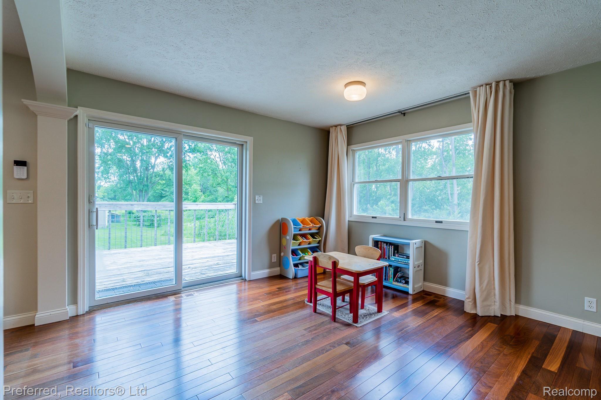 10687 Moon Road Milan, MI 48160 - Photo 11 of 39 Moon-11.jpg