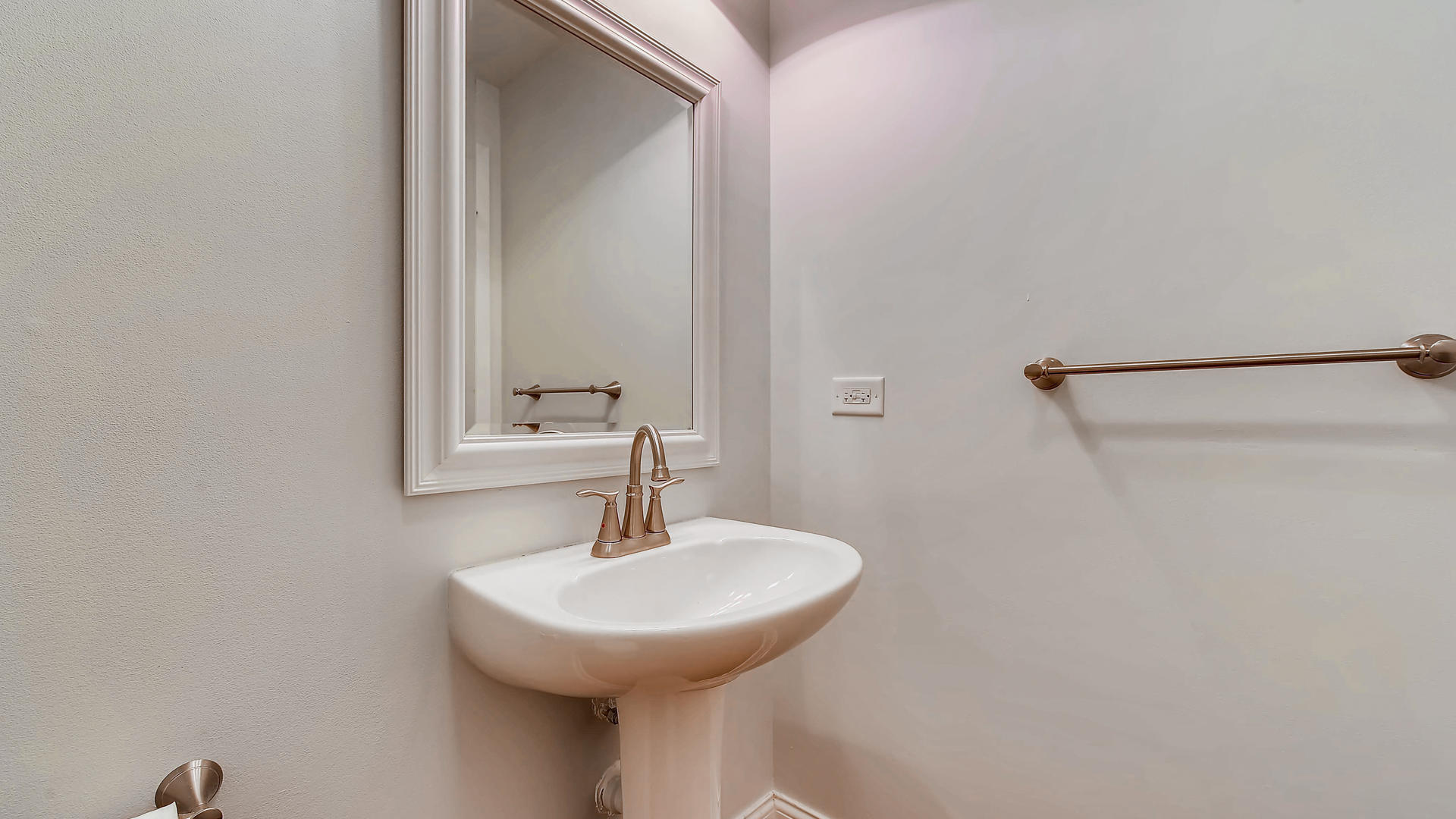 270 Country Commons Road Cary, IL 60013 - Photo 17 of 39 a bathroom with a sink and a mirror