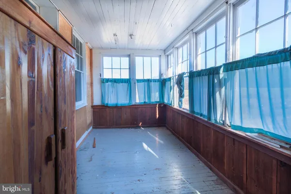 a picture of a lake view