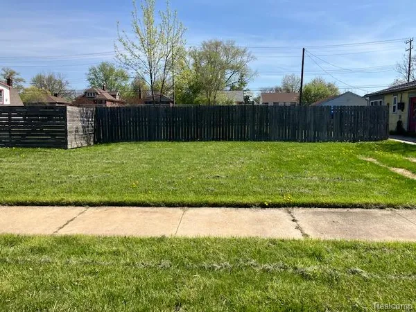 $69,900 | 664 Ashland Street, Detroit, MI 48215