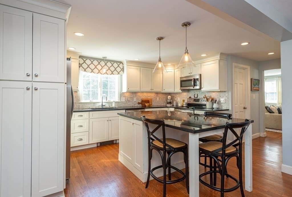 74 Old Post Road Walpole, MA 02032 - Photo 11 of 41 Gallery Image 11