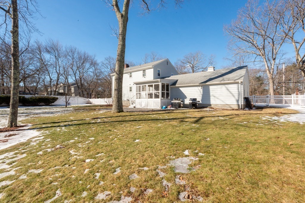 74 Old Post Road Walpole, MA 02032 - Photo 4 of 41 Gallery Image 4