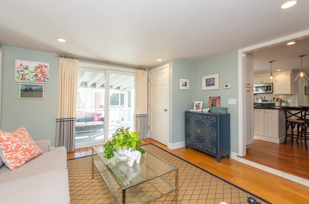 74 Old Post Road Walpole, MA 02032 - Photo 9 of 41 Gallery Image 9