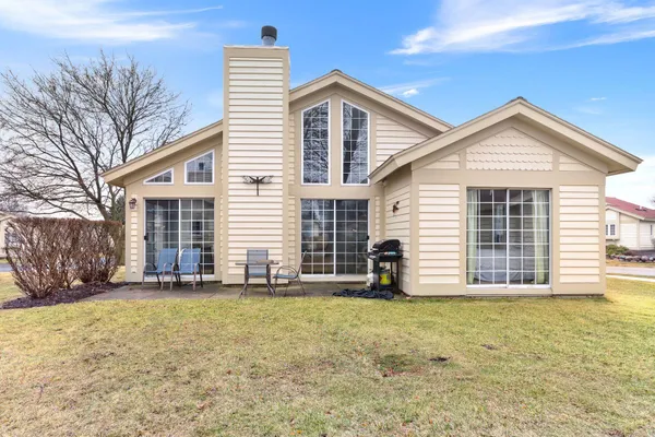 $310,000 | 1737 Cottage Drive, Unit 718, Geneva, WI 53147
