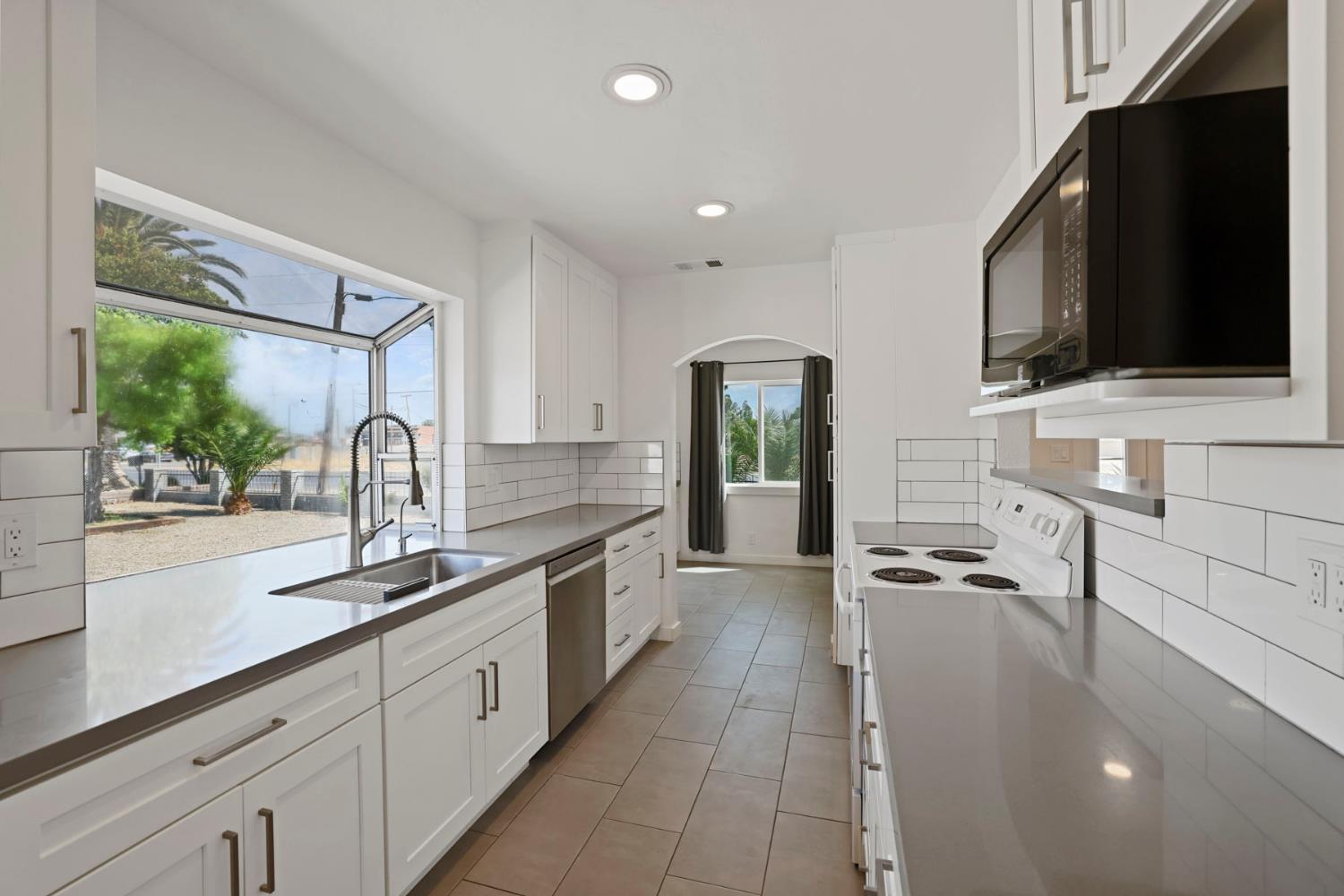 5469 West Grant Line Road Tracy, CA 95304 - Photo 9 of 36 Gallery Image 9
