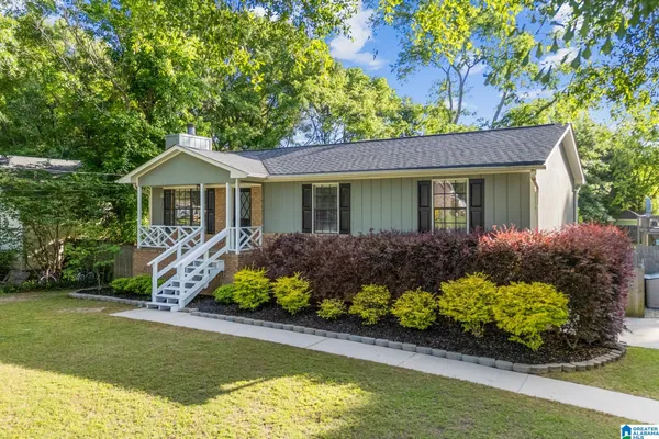 $295,000 | 100 Bluegrass Drive, Alabaster, AL 35007