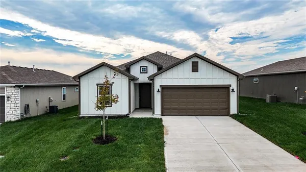 $387,140 | 32735 West 176th Terrace, Edgerton, KS 66021