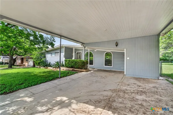 $1,650 | 14 Steele Street, Lampasas, TX 76550