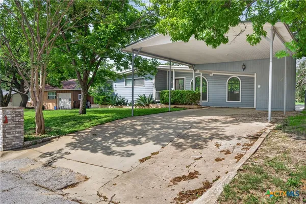 $1,650 | 14 Steele Street, Lampasas, TX 76550