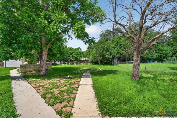 $1,650 | 14 Steele Street, Lampasas, TX 76550