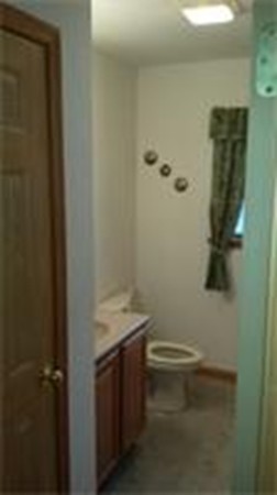 8 Winneconnett Road Worcester, MA 01605 - Photo 12 of 15 Gallery Image 12
