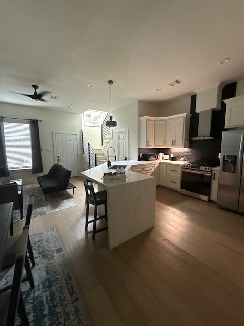5618 Canal Street Houston, TX 77011 - Photo 2 of 13 Natural peaceful morning light giving you that cozy feeling.