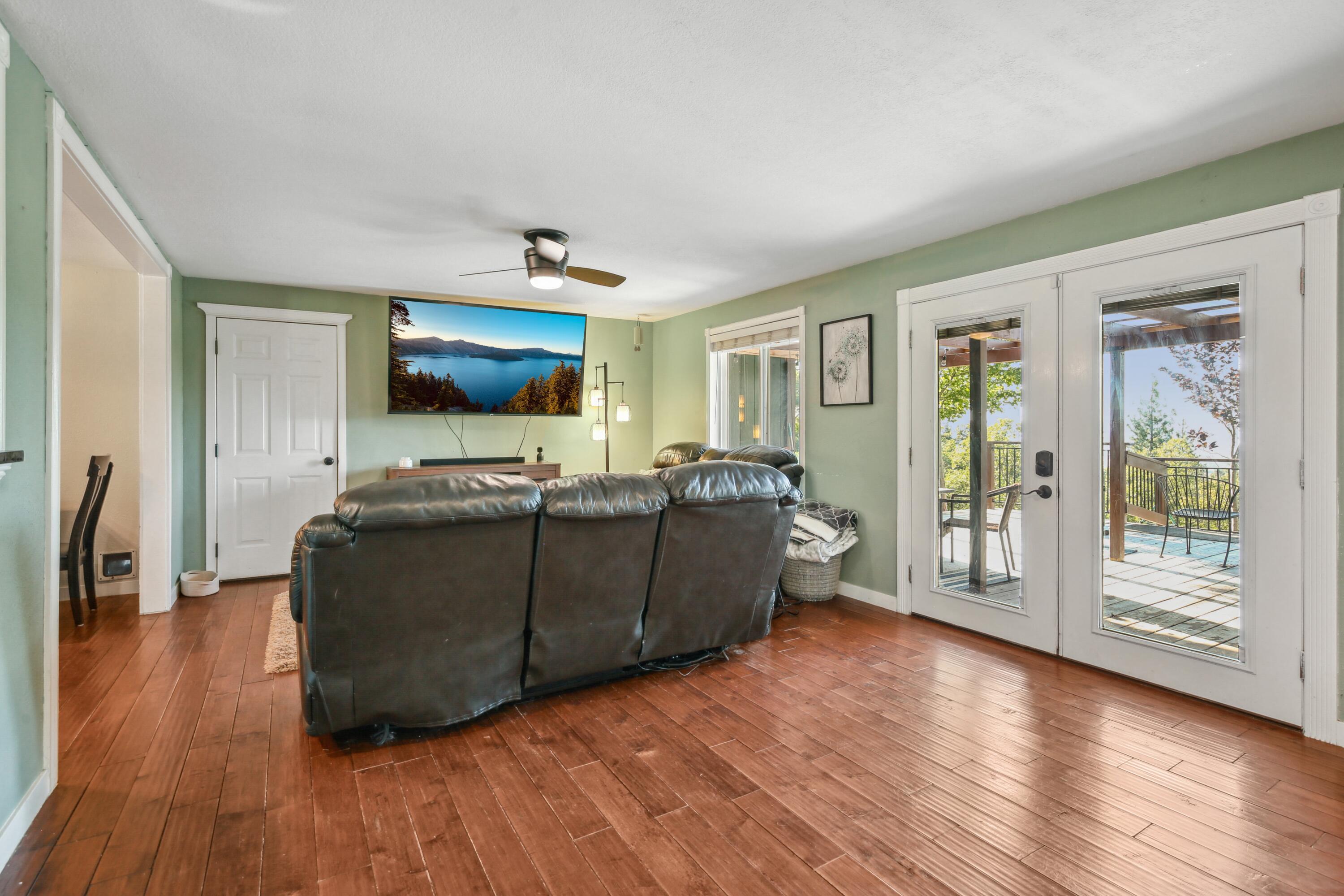 448 Wren Ridge Drive Eagle Point, OR 97524 - Photo 5 of 45 CU9A6365