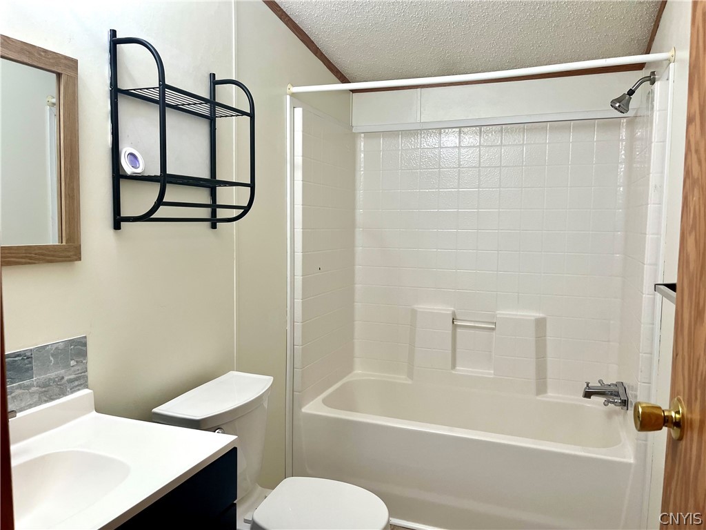 47 Miner Road Scriba, NY 13126 - Photo 19 of 23 Second full bath