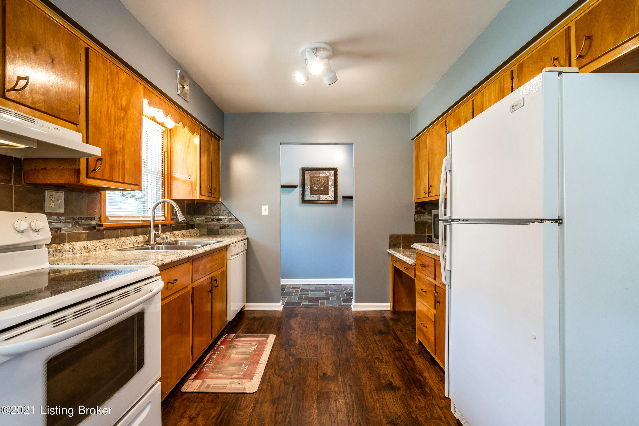 5105 Dee Road Louisville, KY 40219 - Photo 13 of 41 5105 Dee Rd-22