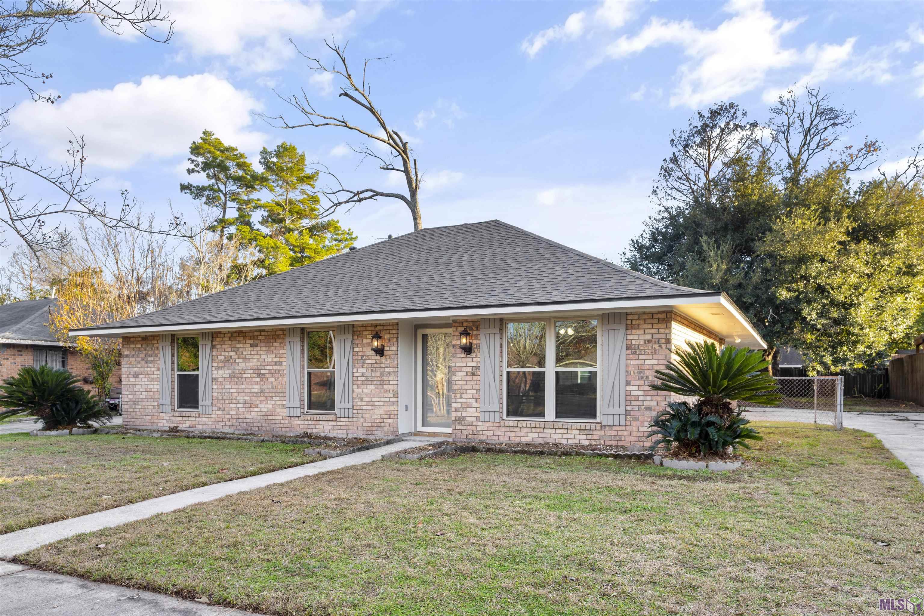 16622 Abshire Avenue Baton Rouge, LA 70816 - Photo 1 of 15 Welcome to 16622 Abshire Avenue