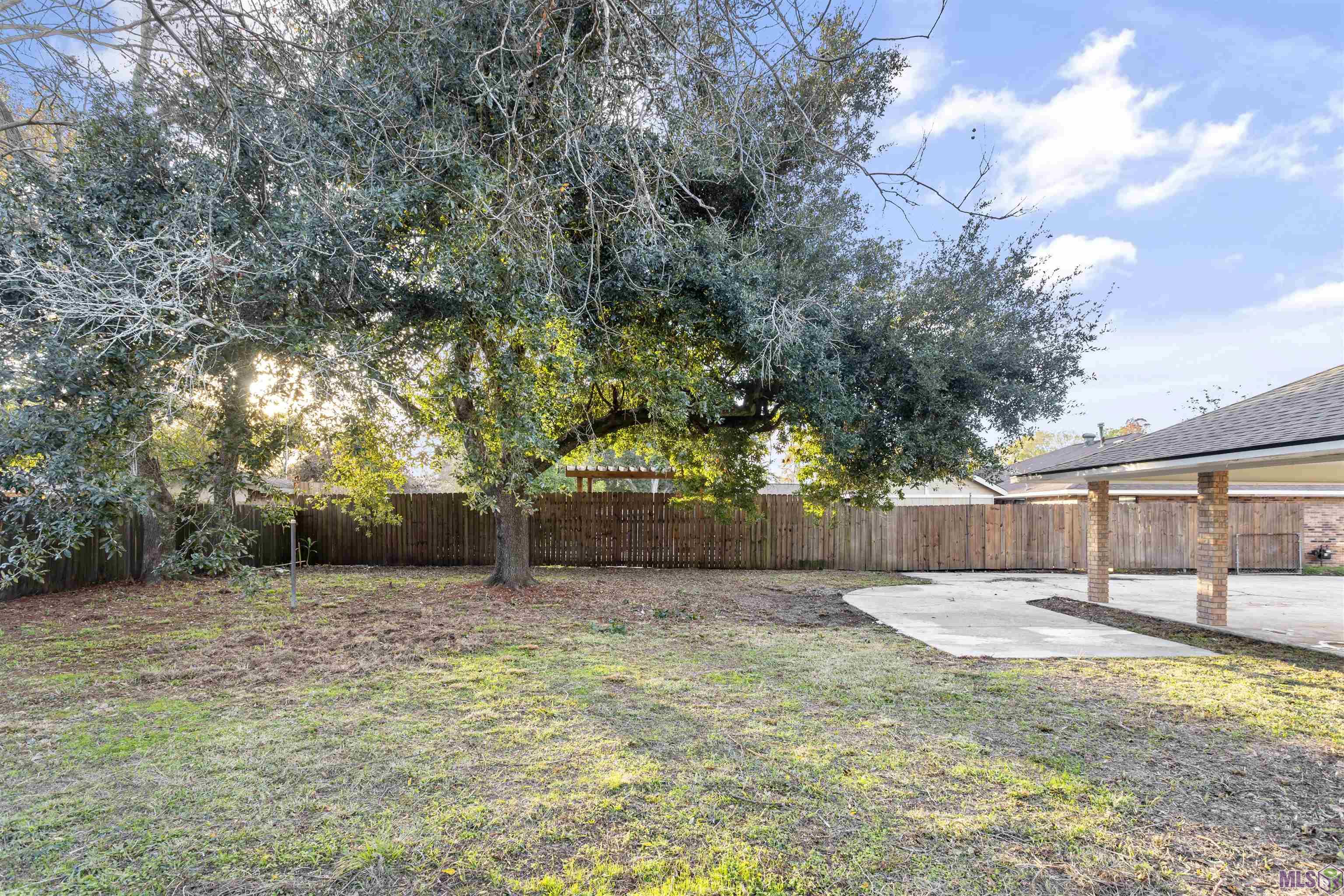 16622 Abshire Avenue Baton Rouge, LA 70816 - Photo 14 of 15 Backyard