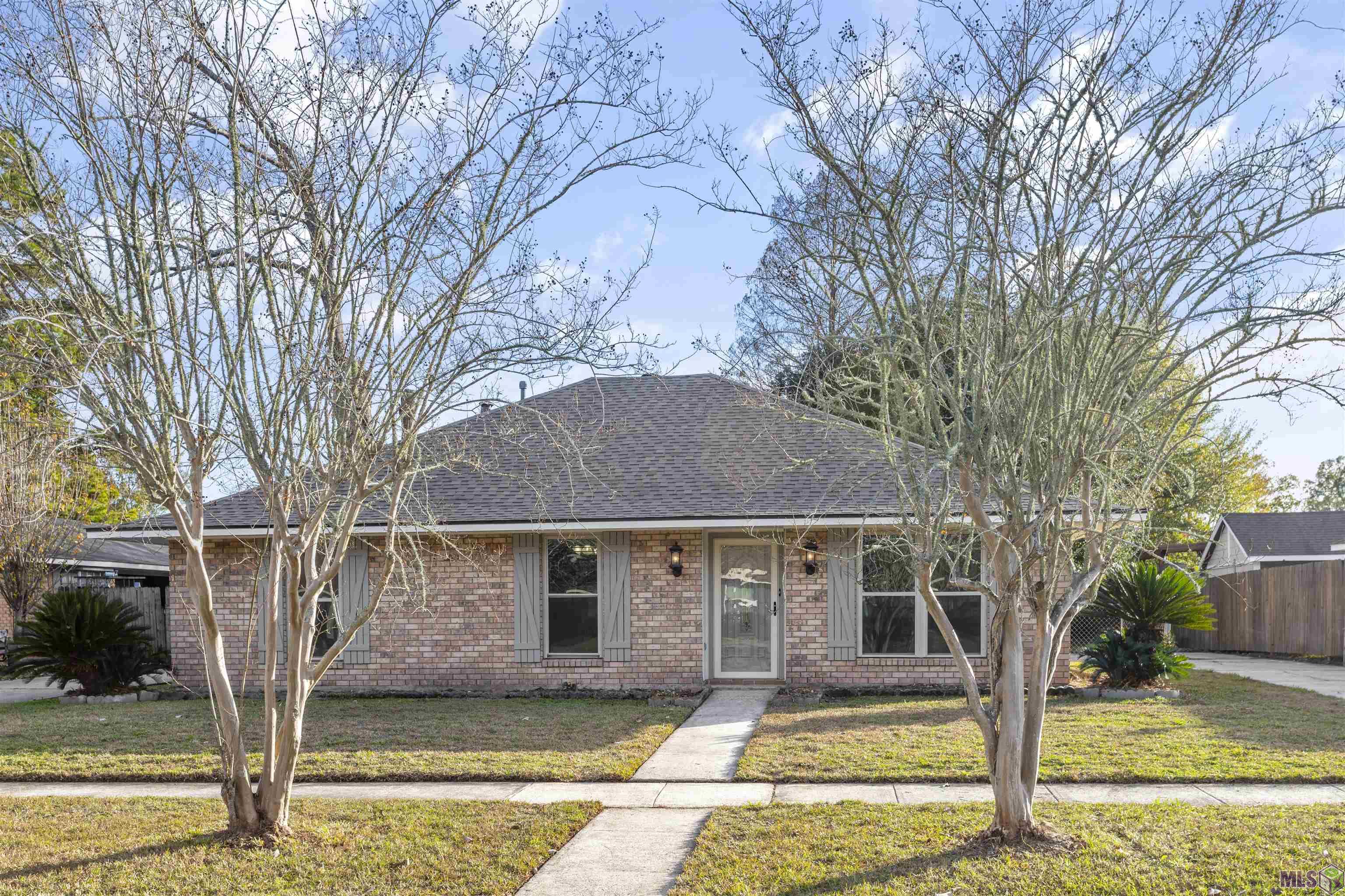 16622 Abshire Avenue Baton Rouge, LA 70816 - Photo 2 of 15 Front View of Home