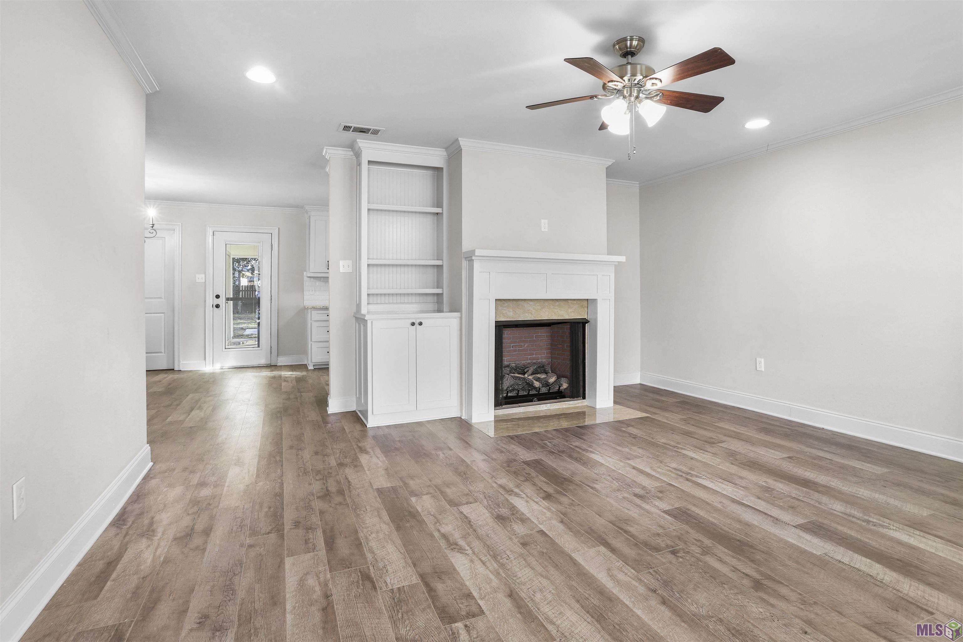 16622 Abshire Avenue Baton Rouge, LA 70816 - Photo 3 of 15 Living Room