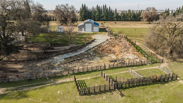 $1,550,000 | 3670 South Newmark Avenue, Sanger, CA 93657