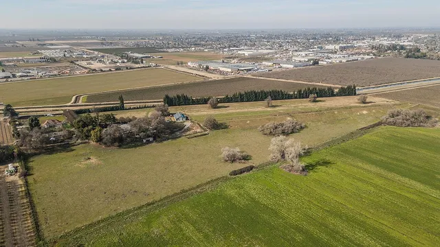 $1,550,000 | 3670 South Newmark Avenue, Sanger, CA 93657