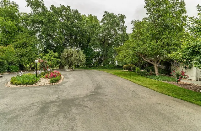 $1,550,000 | 3670 South Newmark Avenue, Sanger, CA 93657